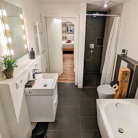 Donauhosting, Stadt Land Fluss Appartement